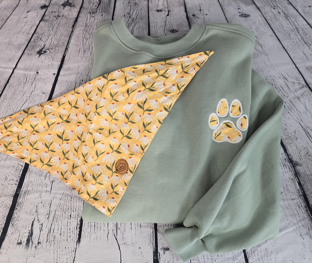 Chic Personalized Dog Bandana and Sweatshirt Set for Stylish Dog Moms