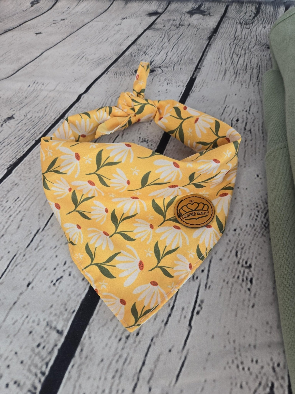 Chic Personalized Dog Bandana and Sweatshirt Set for Stylish Dog Moms