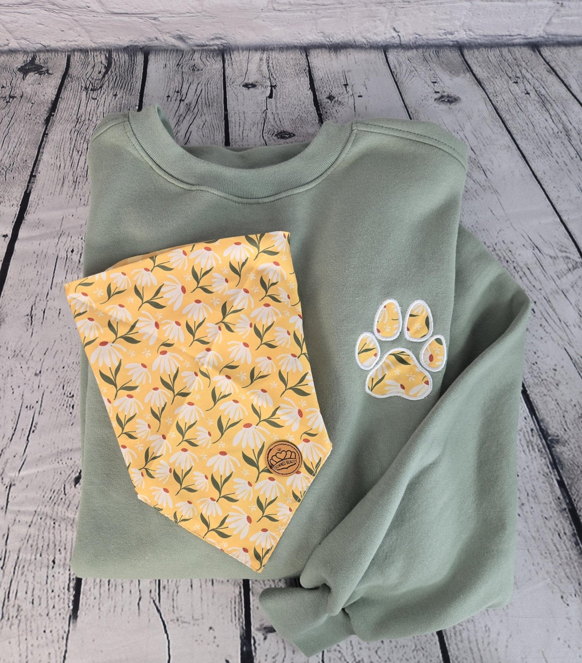 Chic Personalized Dog Bandana and Sweatshirt Set for Stylish Dog Moms